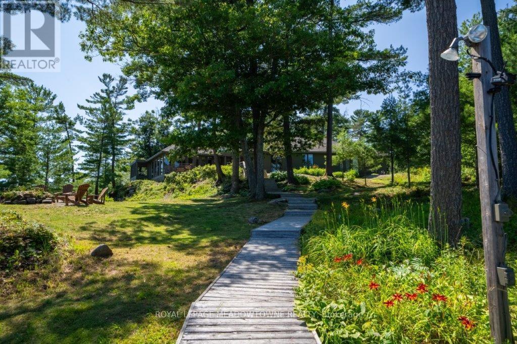 












1 B 642 WHITE PIGEON ISLAND

,
The Archipelago,




Ontario
P2A2W8


