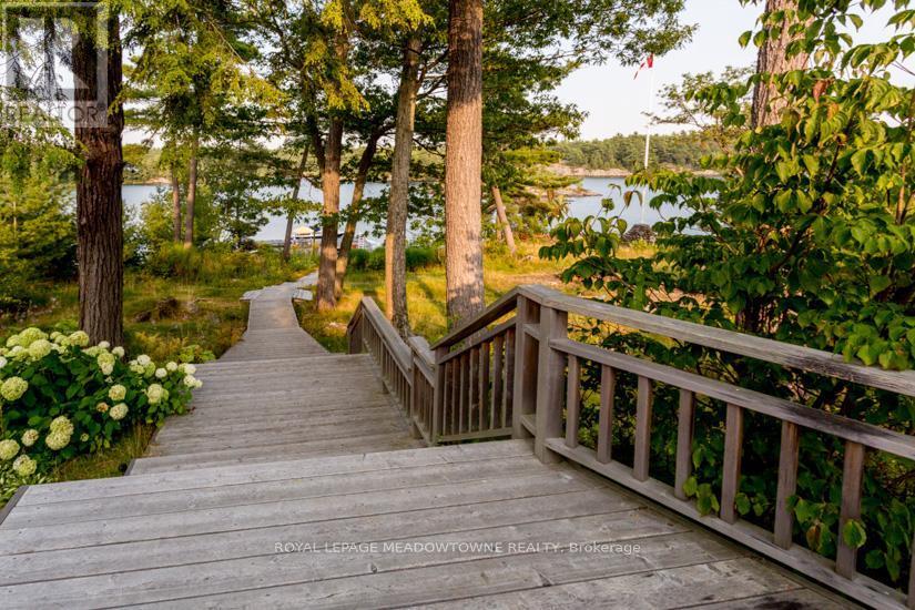 












1 B 642 WHITE PIGEON ISLAND

,
The Archipelago,




Ontario
P2A2W8

