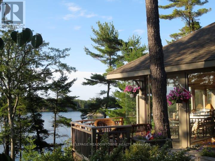 












1 B 642 WHITE PIGEON ISLAND

,
The Archipelago,




Ontario
P2A2W8


