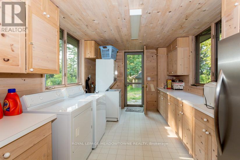 












1 B 642 WHITE PIGEON ISLAND

,
The Archipelago,




Ontario
P2A2W8


