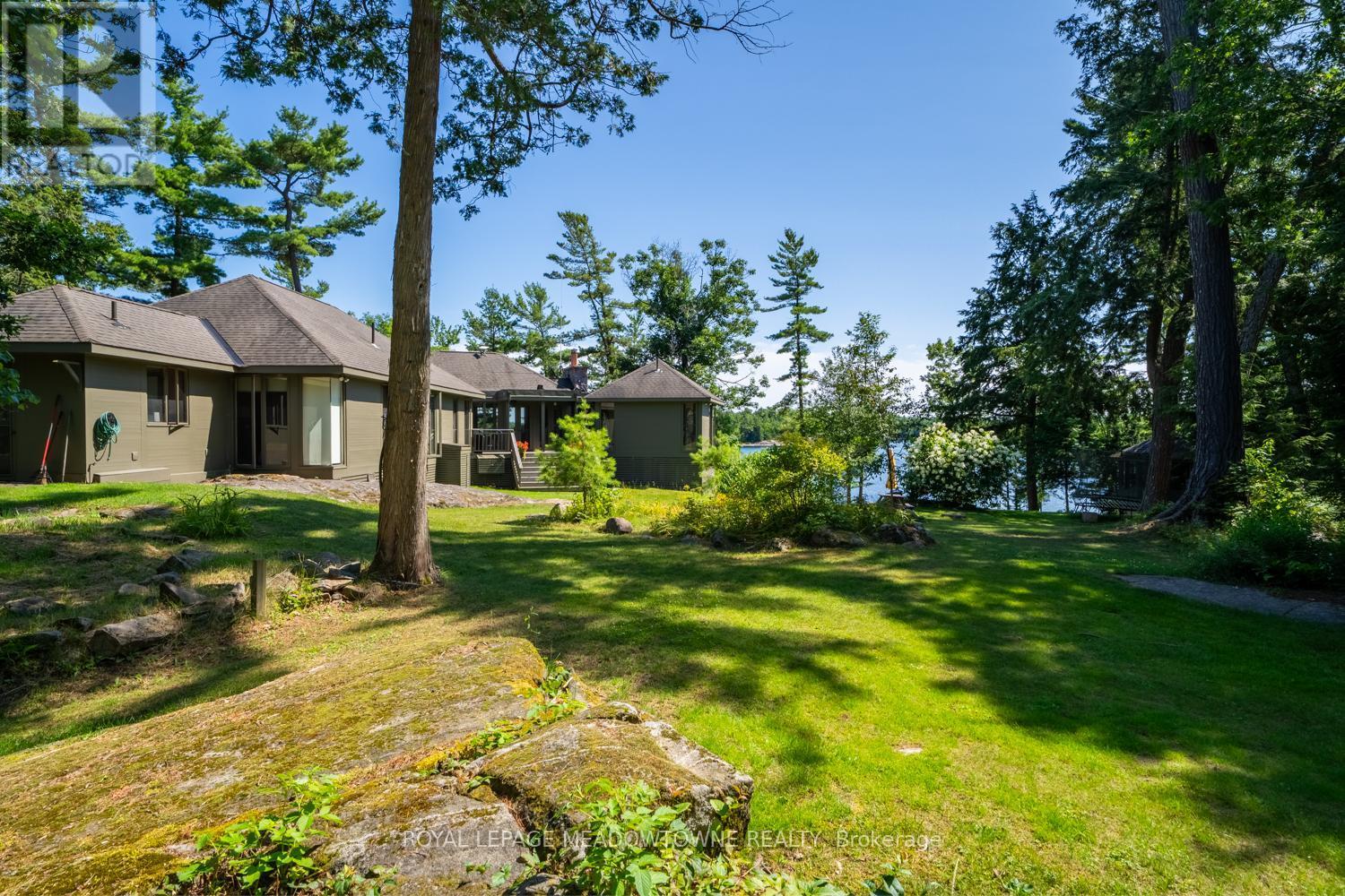 












1 B 642 WHITE PIGEON ISLAND

,
The Archipelago,




Ontario
P2A2W8

