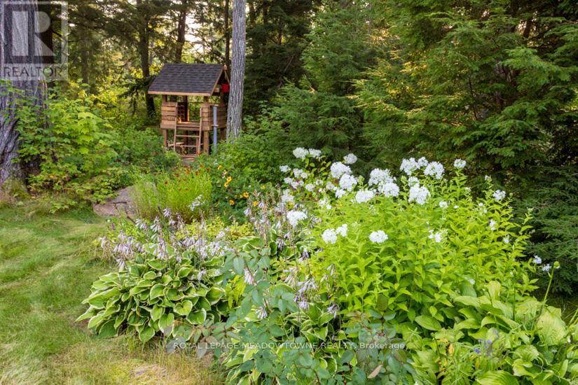 












1 B 642 WHITE PIGEON ISLAND

,
The Archipelago,




Ontario
P2A2W8

