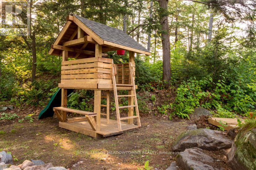 












1 B 642 WHITE PIGEON ISLAND

,
The Archipelago,




Ontario
P2A2W8

