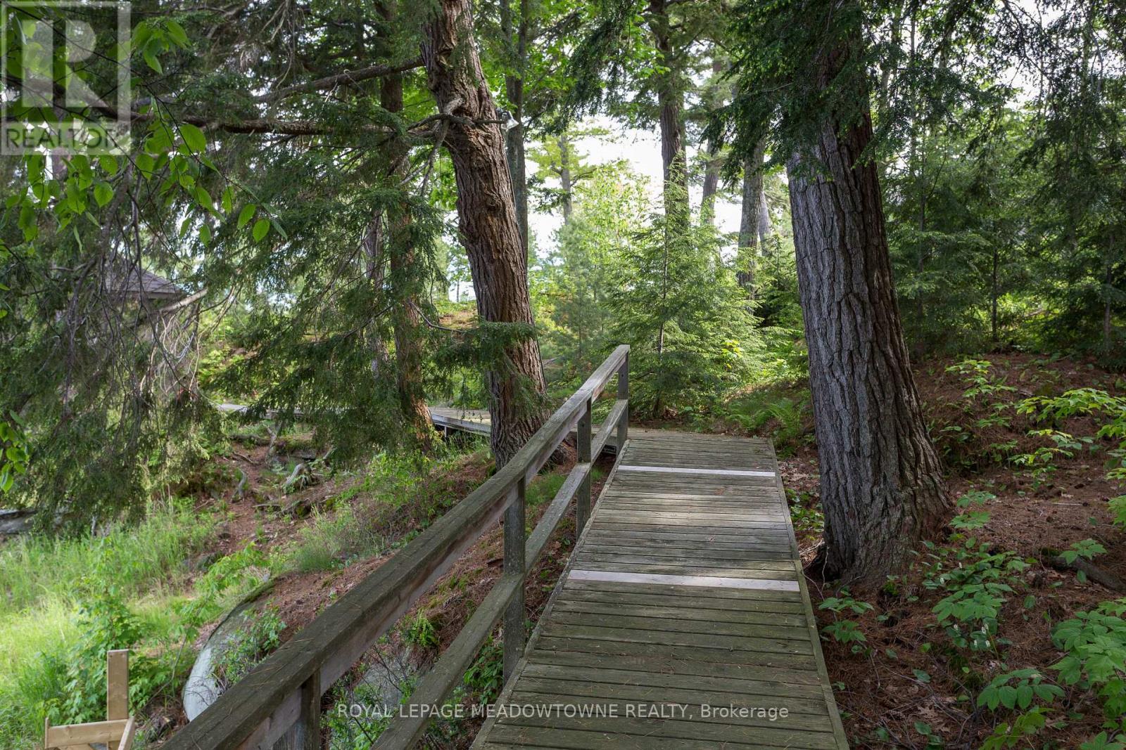 












1 B 642 WHITE PIGEON ISLAND

,
The Archipelago,




Ontario
P2A2W8

