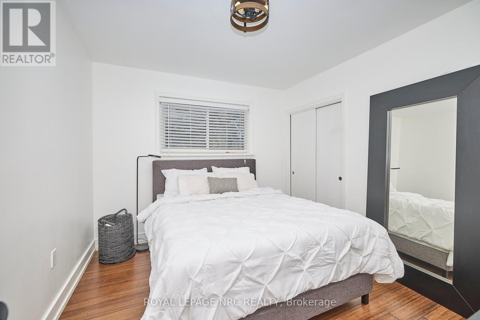 












12 CORBETT AVENUE

,
St. Catharines (Port Dalhousie),




Ontario
L2N5M5

