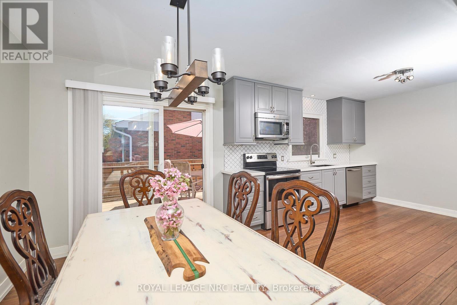 












12 CORBETT AVENUE

,
St. Catharines (Port Dalhousie),




Ontario
L2N5M5

