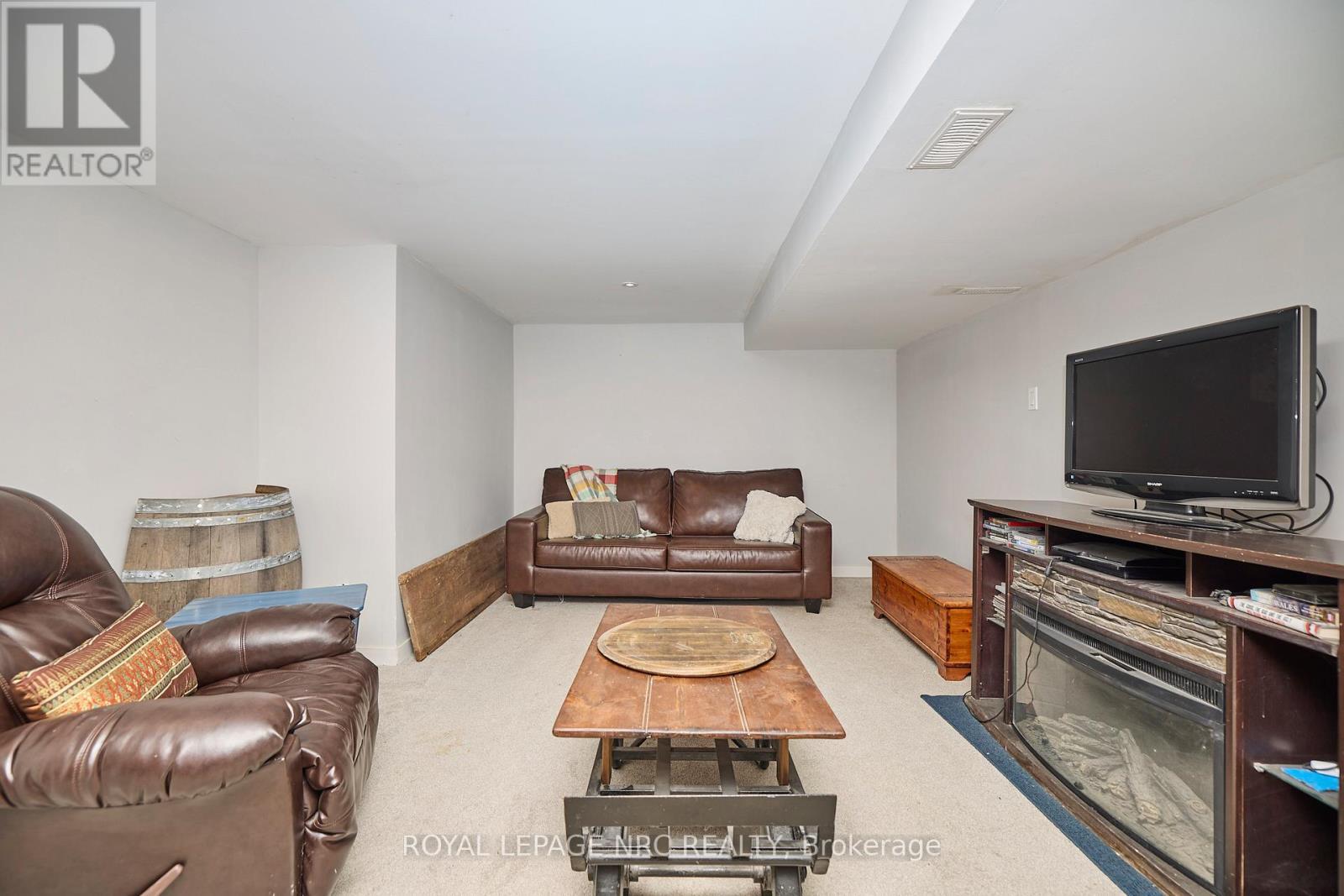 












12 CORBETT AVENUE

,
St. Catharines (Port Dalhousie),




Ontario
L2N5M5

