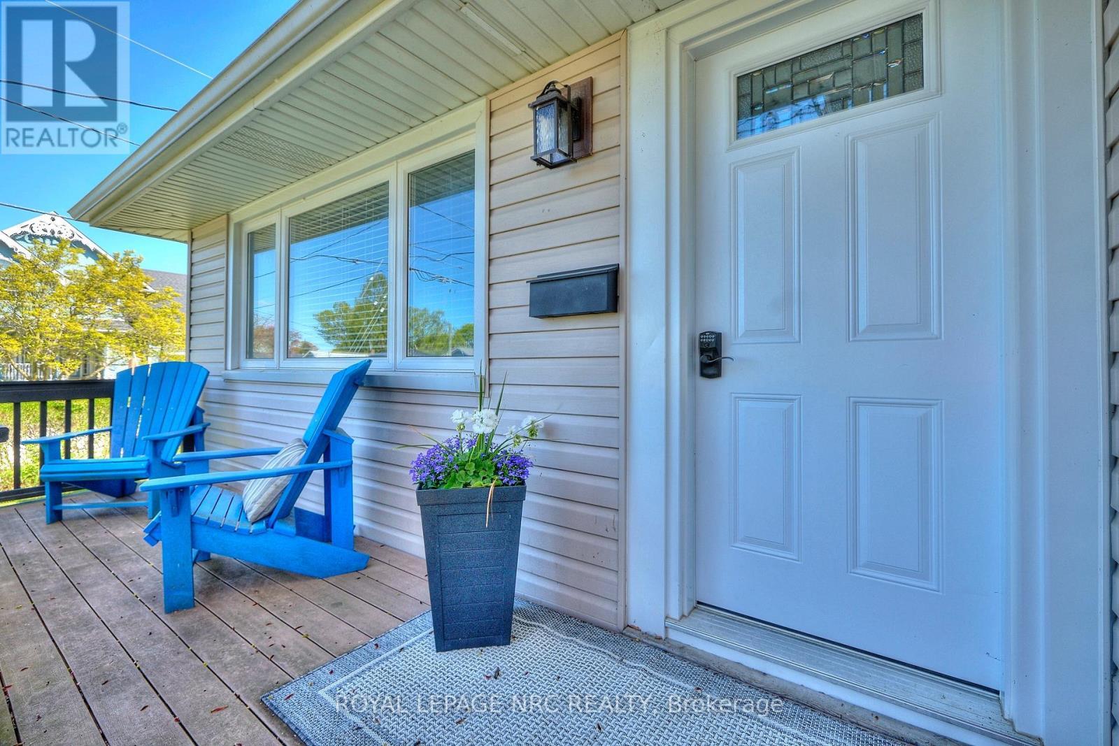 












12 CORBETT AVENUE

,
St. Catharines (Port Dalhousie),




Ontario
L2N5M5

