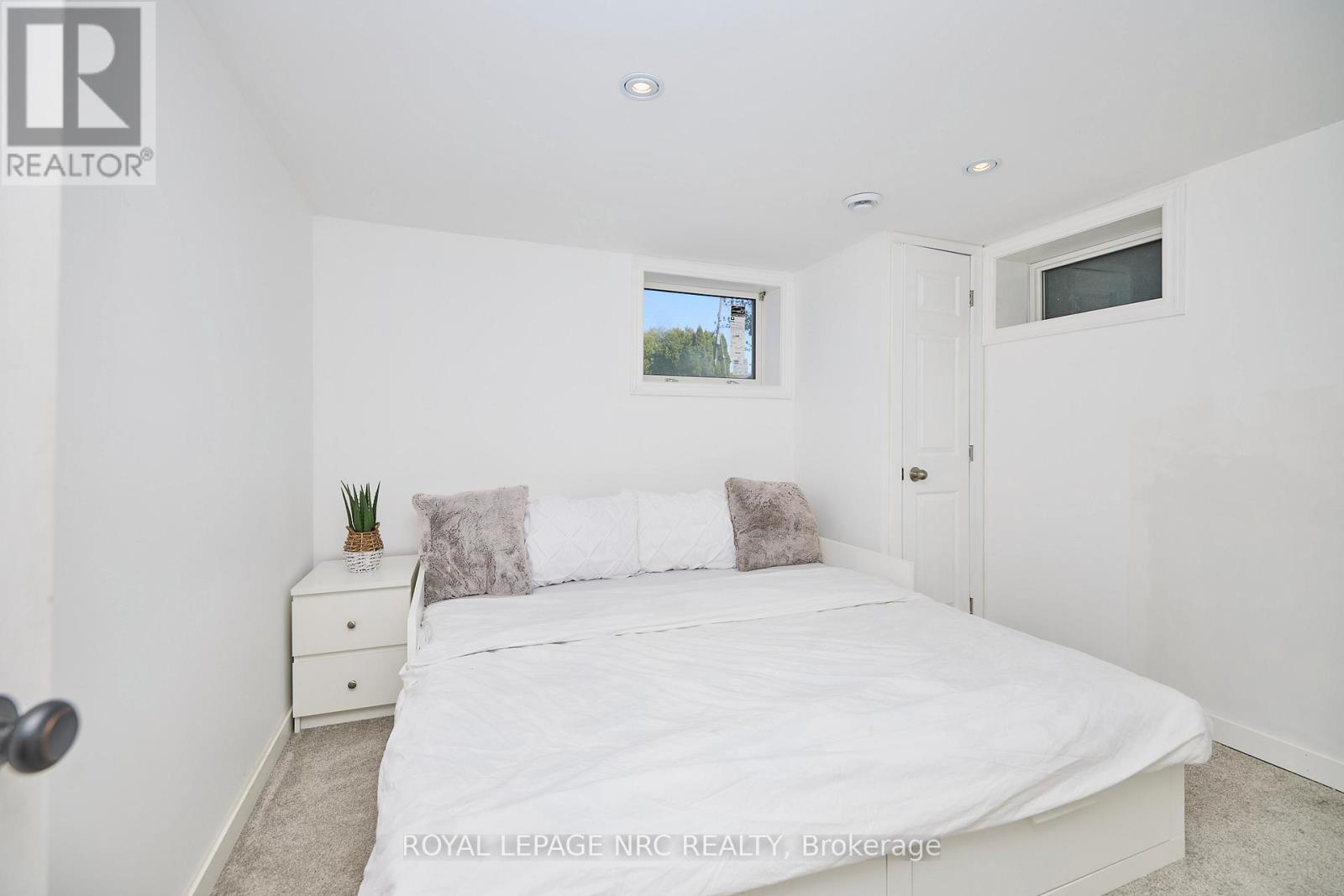 












12 CORBETT AVENUE

,
St. Catharines (Port Dalhousie),




Ontario
L2N5M5

