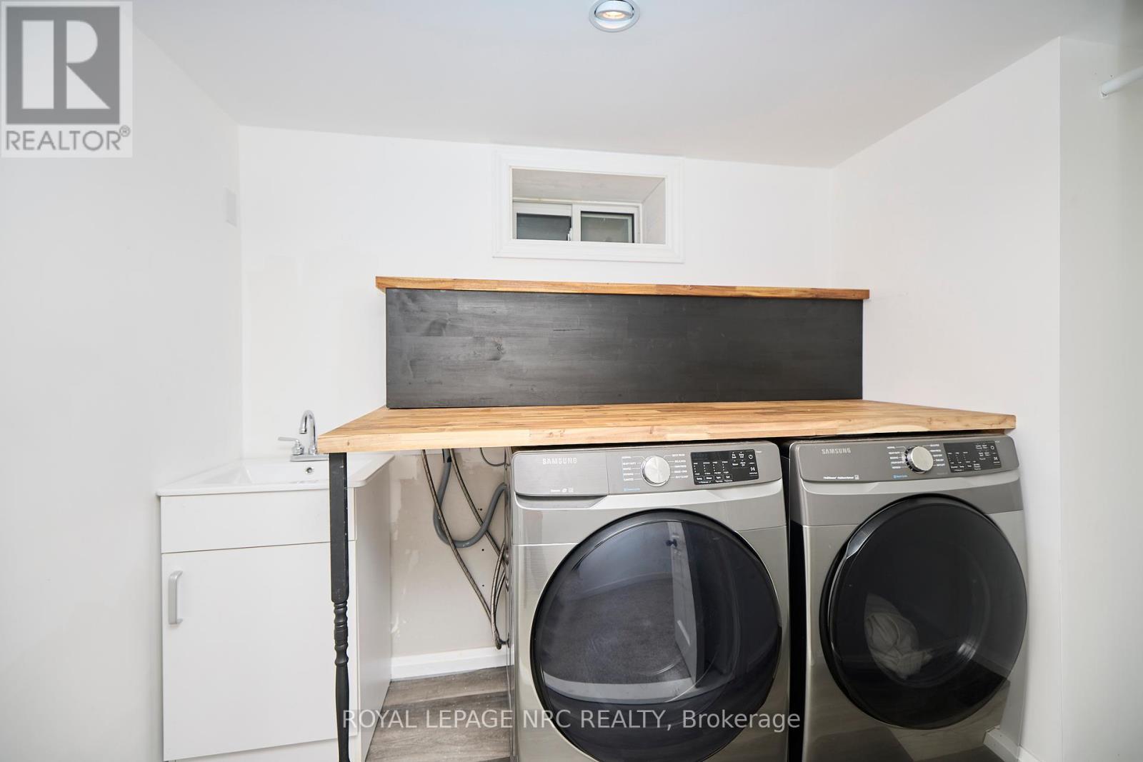 












12 CORBETT AVENUE

,
St. Catharines (Port Dalhousie),




Ontario
L2N5M5

