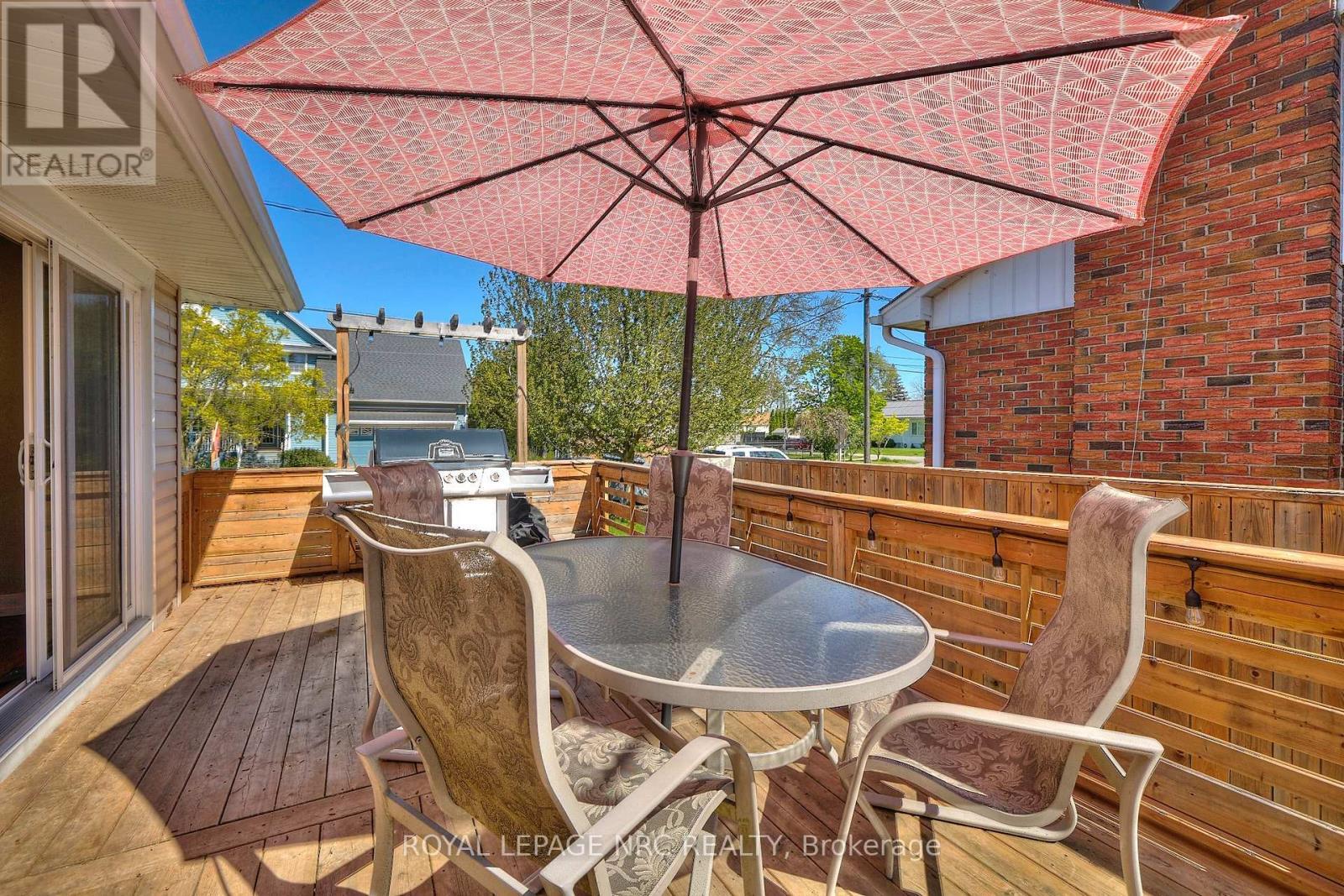 












12 CORBETT AVENUE

,
St. Catharines (Port Dalhousie),




Ontario
L2N5M5

