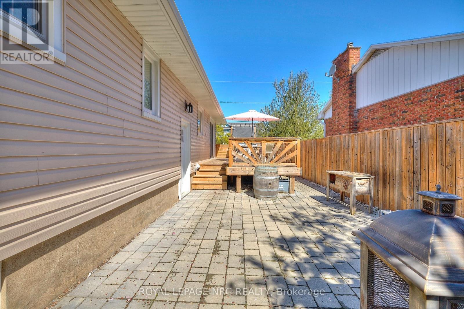 












12 CORBETT AVENUE

,
St. Catharines (Port Dalhousie),




Ontario
L2N5M5

