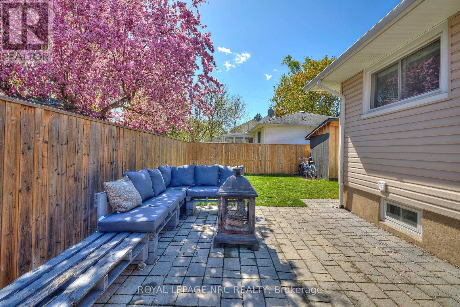












12 CORBETT AVENUE

,
St. Catharines (Port Dalhousie),




Ontario
L2N5M5

