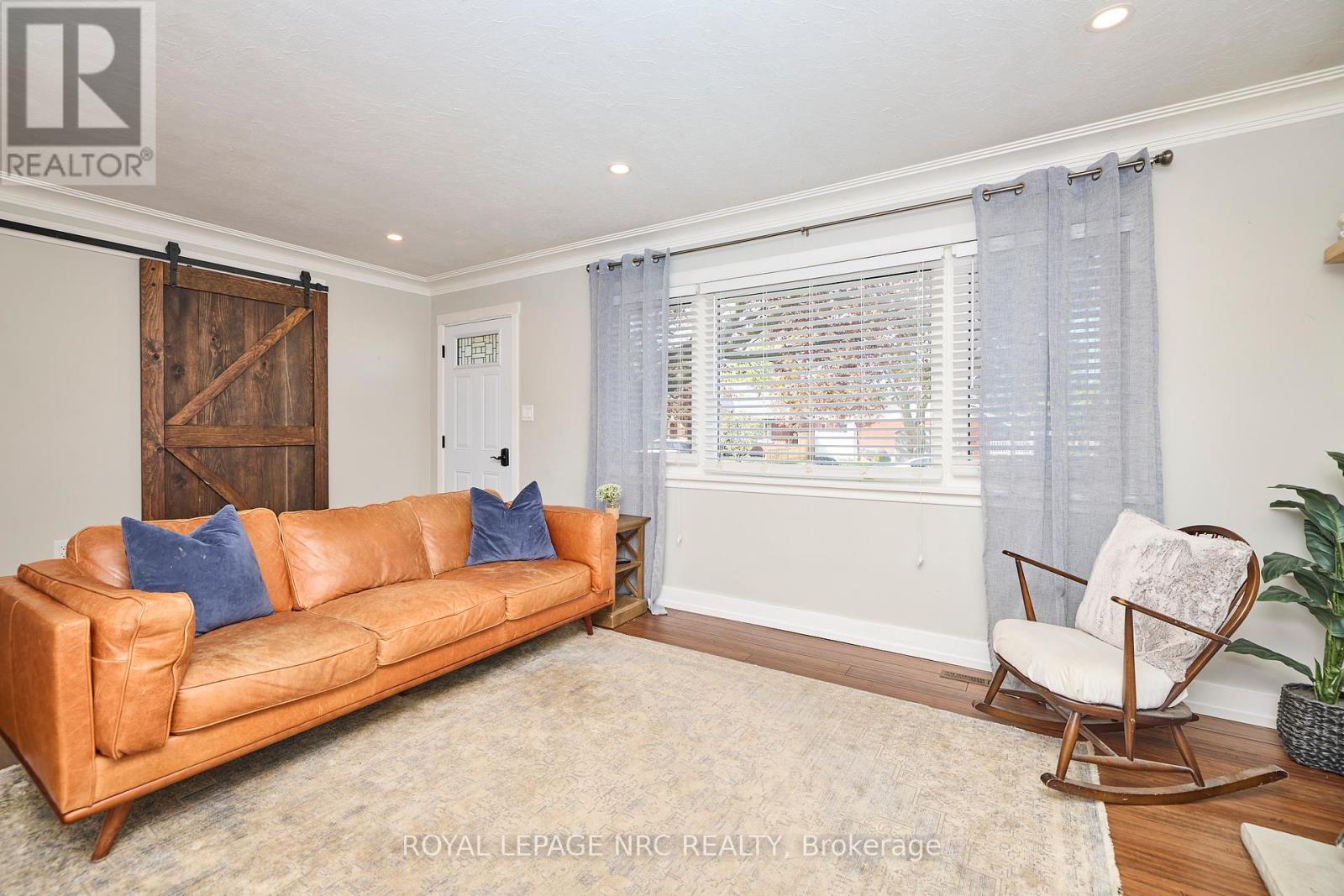 












12 CORBETT AVENUE

,
St. Catharines (Port Dalhousie),




Ontario
L2N5M5

