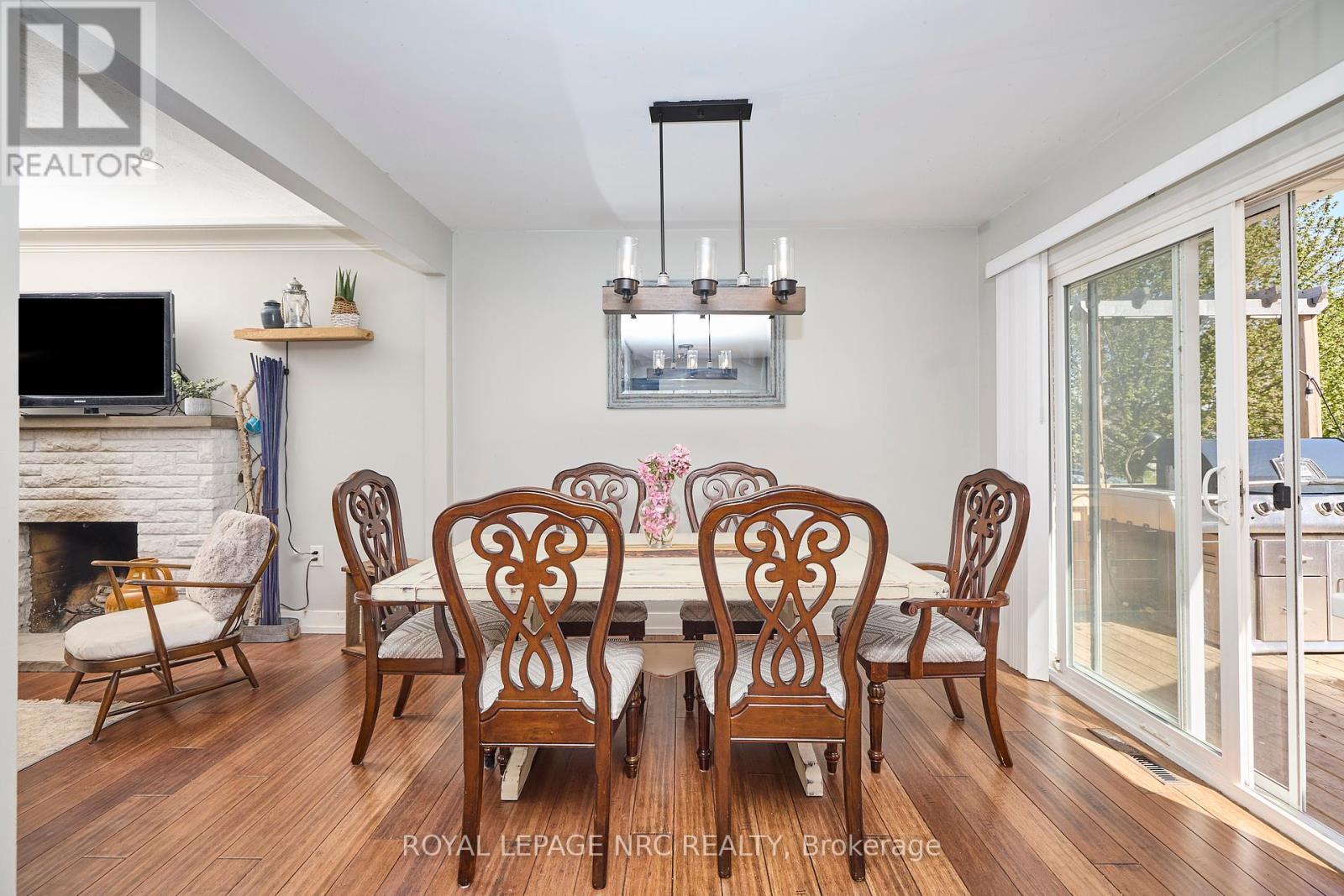 












12 CORBETT AVENUE

,
St. Catharines (Port Dalhousie),




Ontario
L2N5M5

