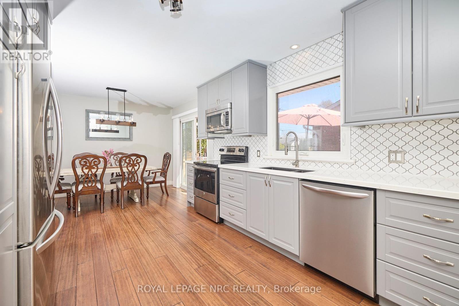 












12 CORBETT AVENUE

,
St. Catharines (Port Dalhousie),




Ontario
L2N5M5

