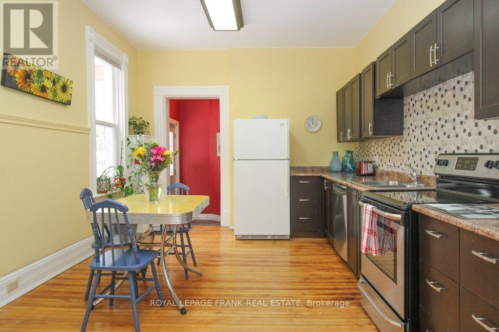 












210 MCDONNEL STREET

,
Peterborough Central (North),




Ontario
K9H2V9

