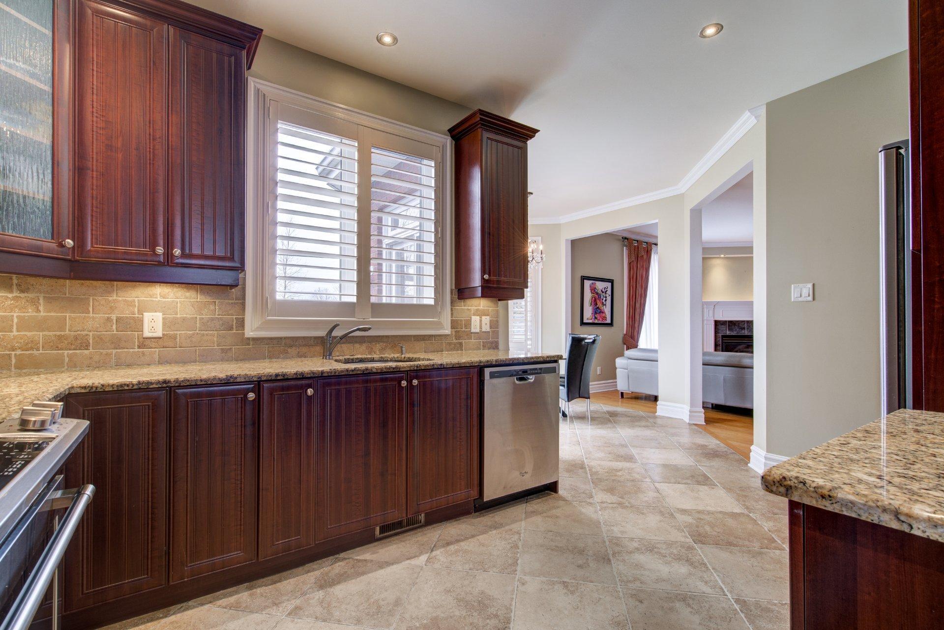 









7121


Rue des Pivoines

,
Longueuil (Saint-Hubert),




QC
J3Y9H5

