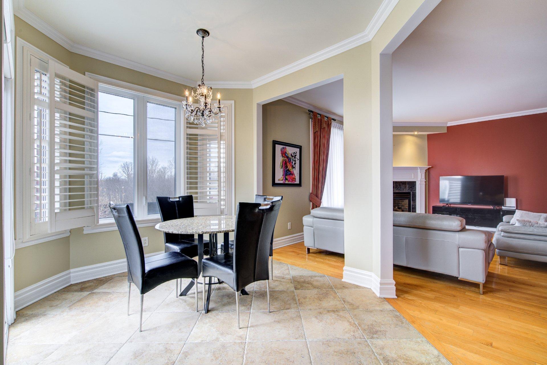 









7121


Rue des Pivoines

,
Longueuil (Saint-Hubert),




QC
J3Y9H5

