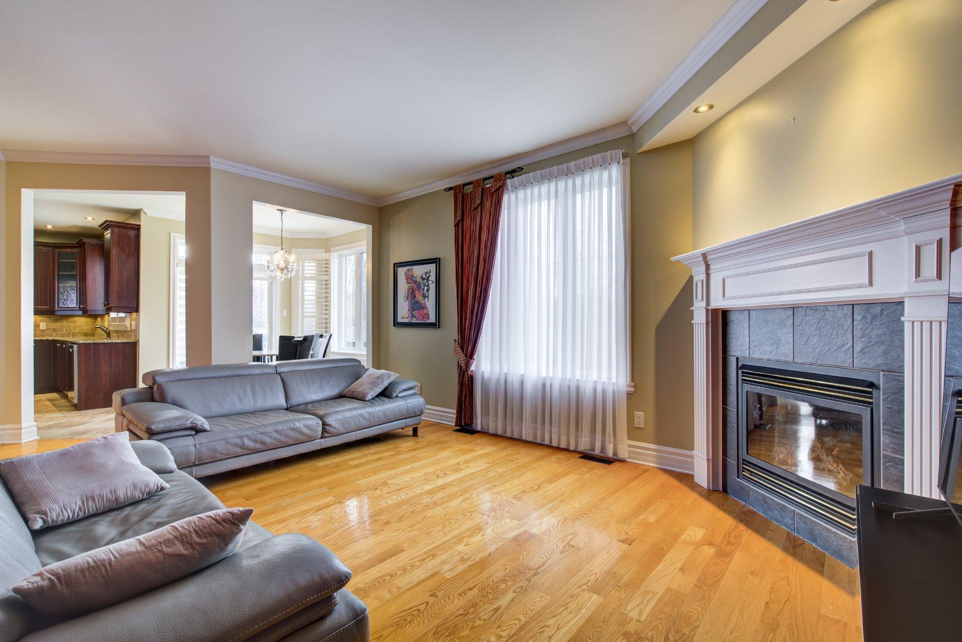 









7121


Rue des Pivoines

,
Longueuil (Saint-Hubert),




QC
J3Y9H5

