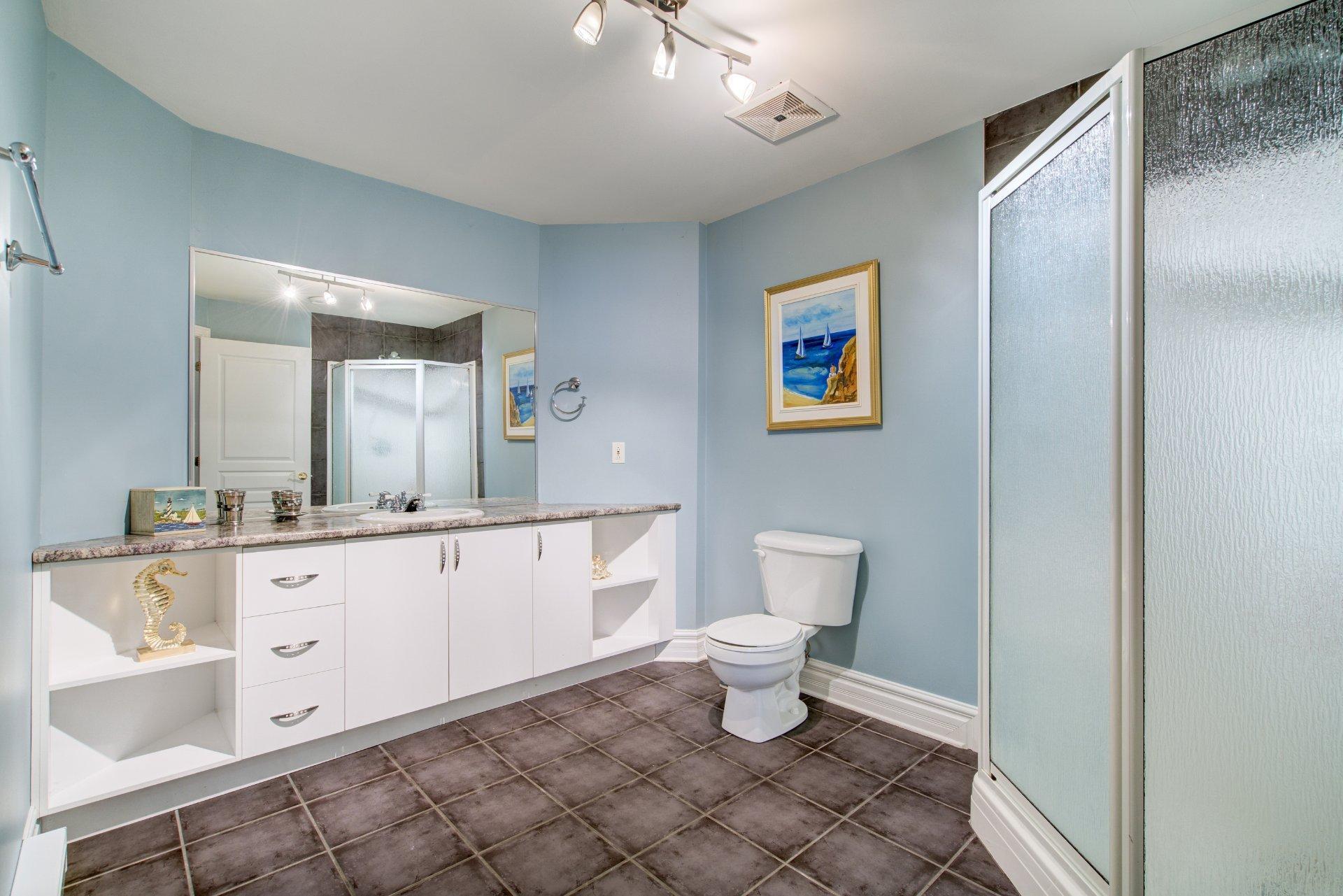 









7121


Rue des Pivoines

,
Longueuil (Saint-Hubert),




QC
J3Y9H5


