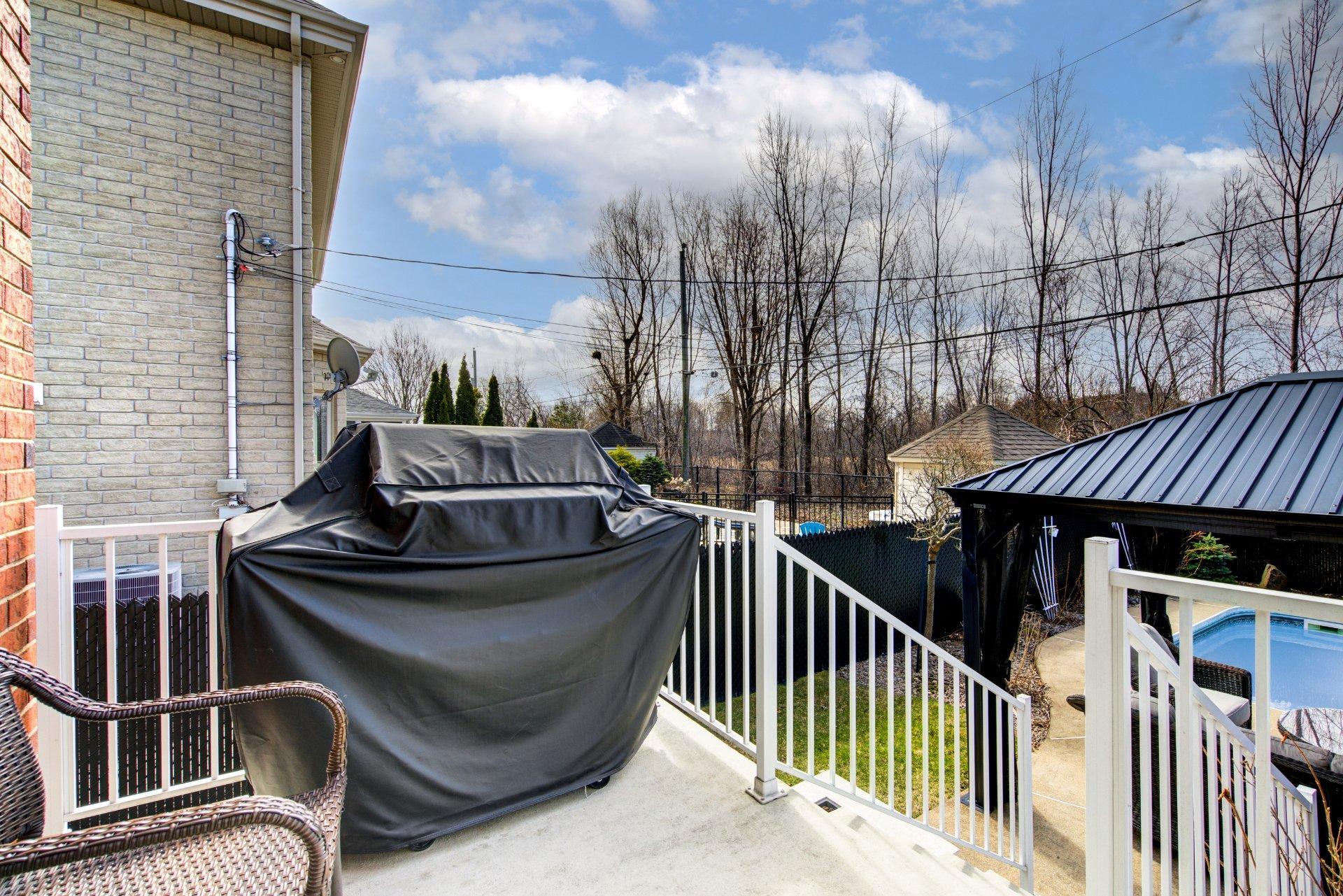 









7121


Rue des Pivoines

,
Longueuil (Saint-Hubert),




QC
J3Y9H5

