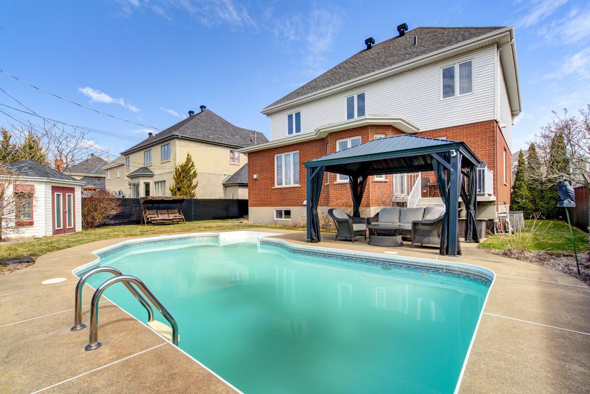 









7121


Rue des Pivoines

,
Longueuil (Saint-Hubert),




QC
J3Y9H5

