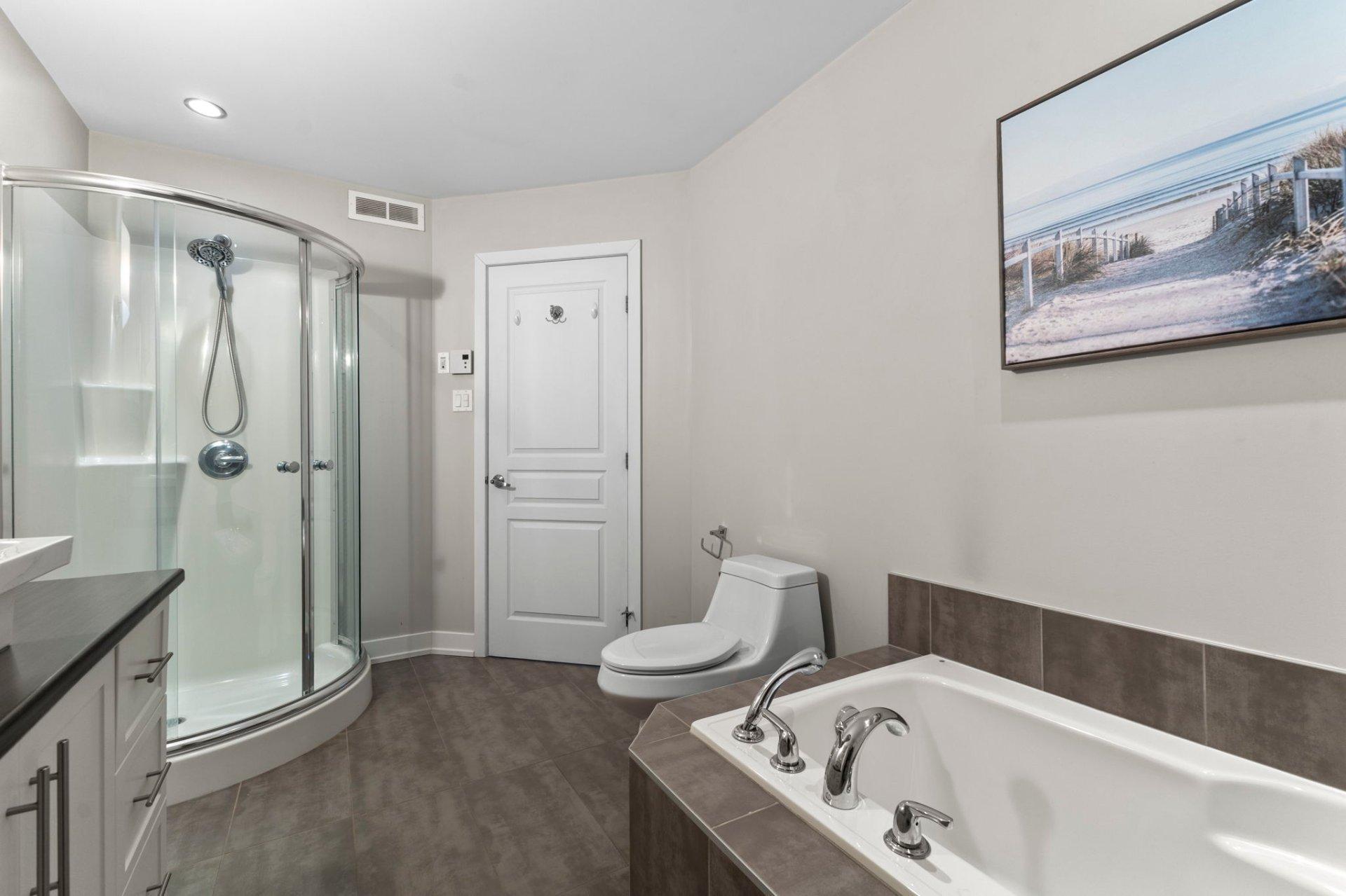 









38BZ


Rue Adonis

,
Val-des-Monts,




QC
J8N0C2

