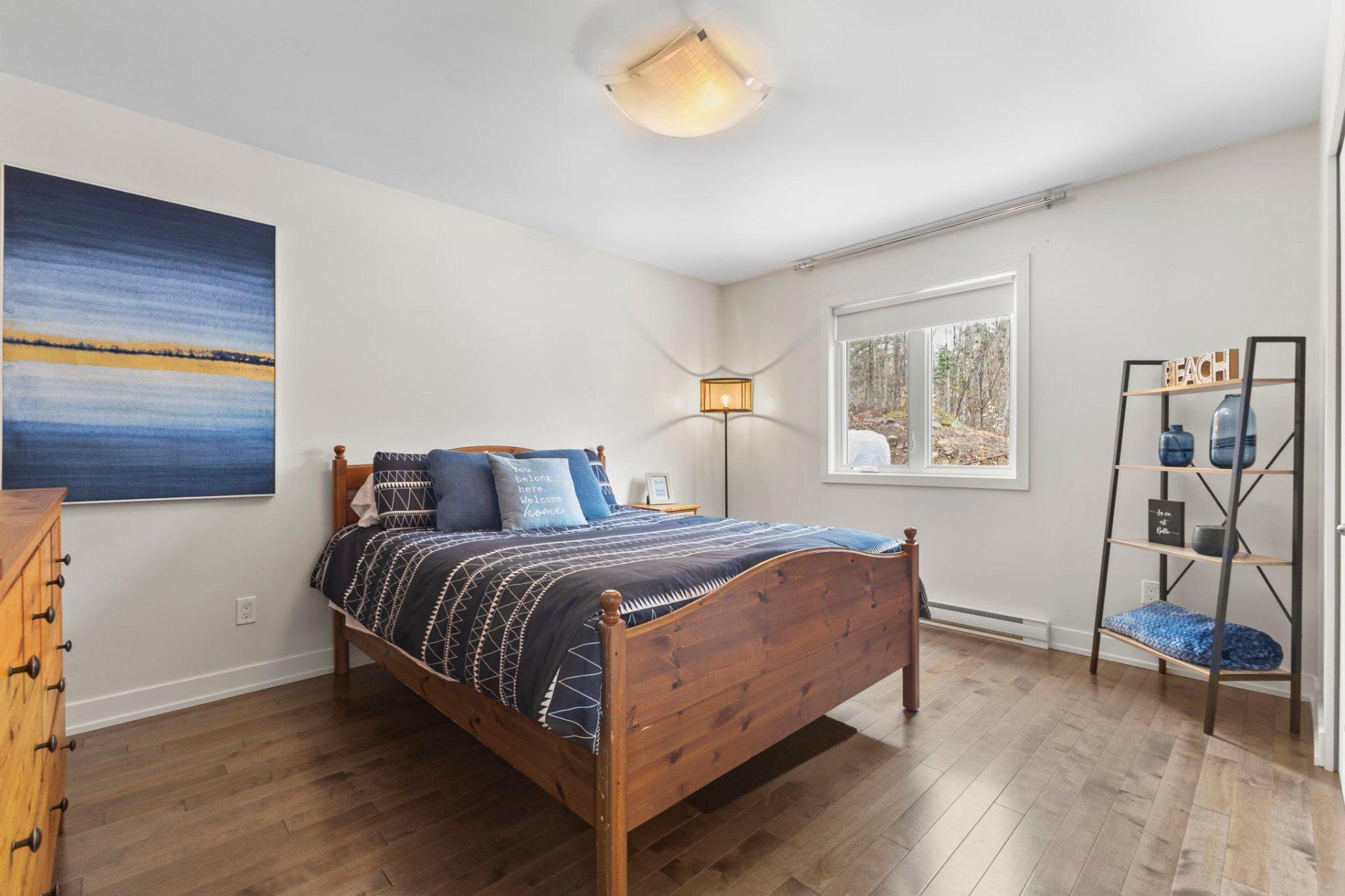









38BZ


Rue Adonis

,
Val-des-Monts,




QC
J8N0C2

