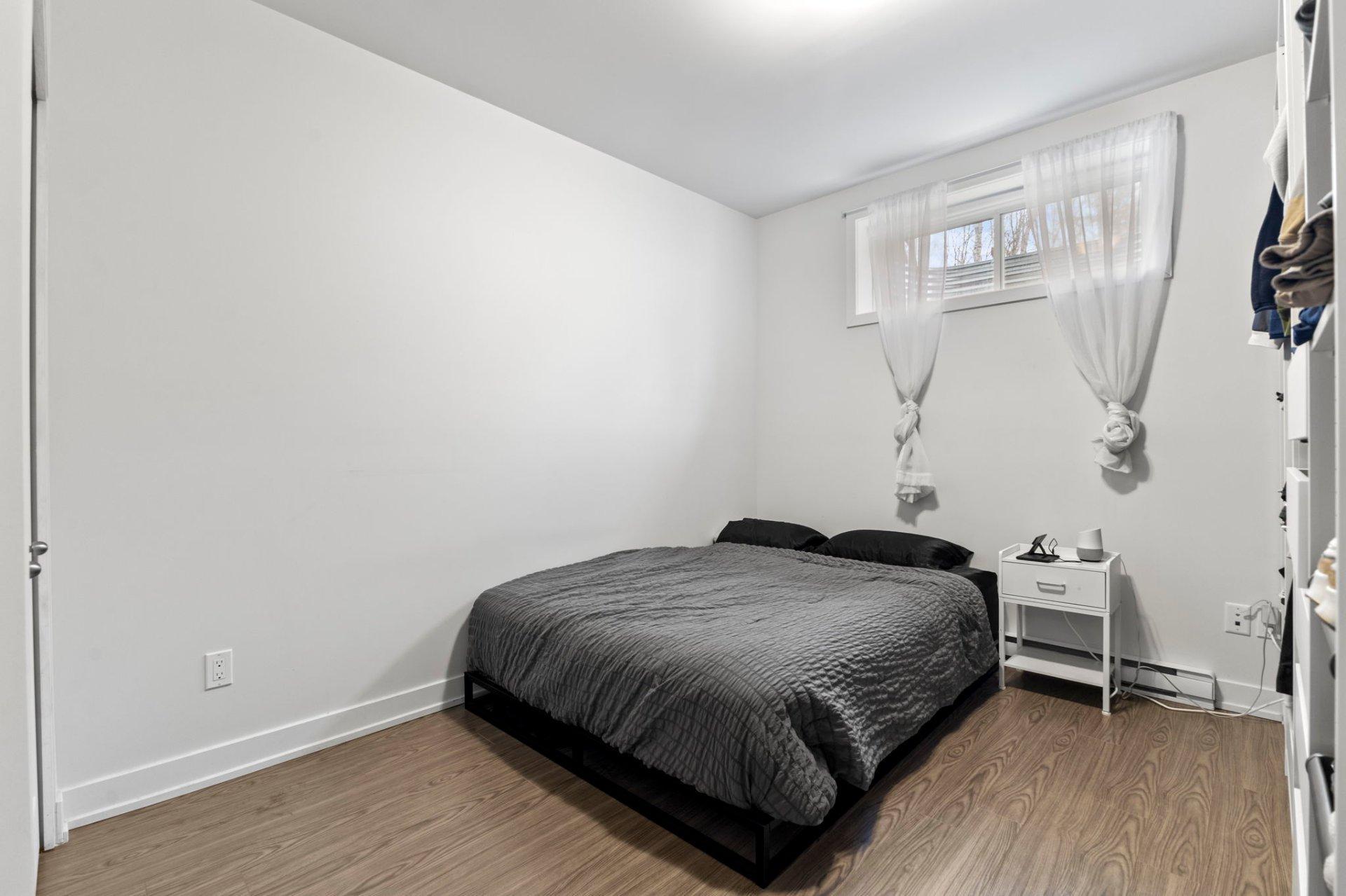 









38BZ


Rue Adonis

,
Val-des-Monts,




QC
J8N0C2

