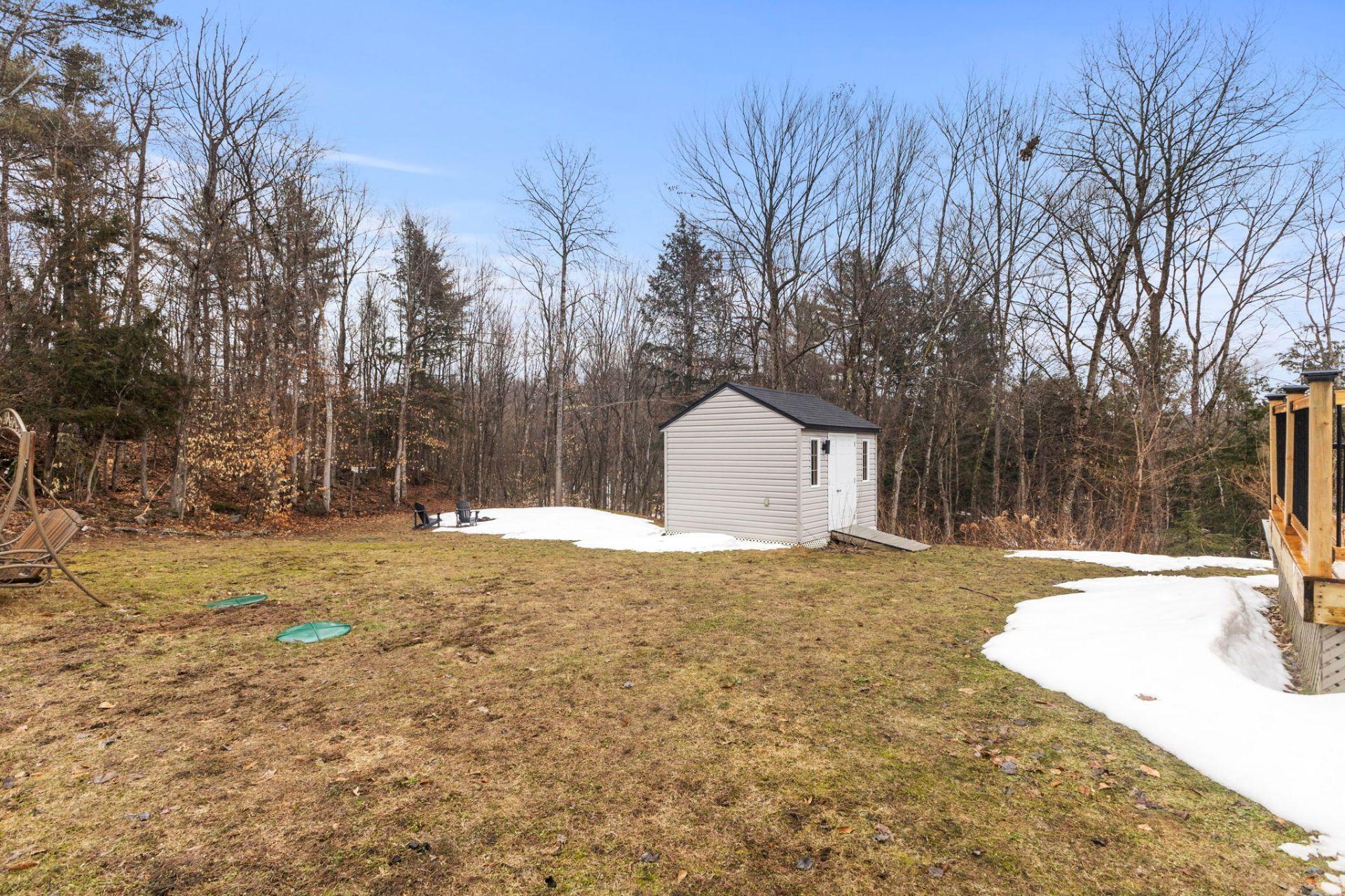 









38BZ


Rue Adonis

,
Val-des-Monts,




QC
J8N0C2

