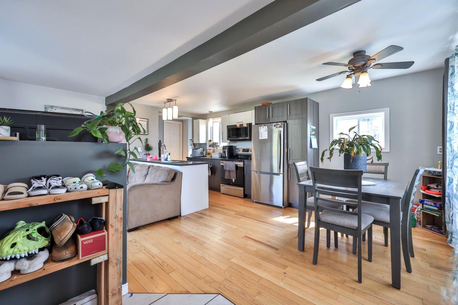 









258


Rue McDougall

,
Maniwaki,




QC
J9E1V8

