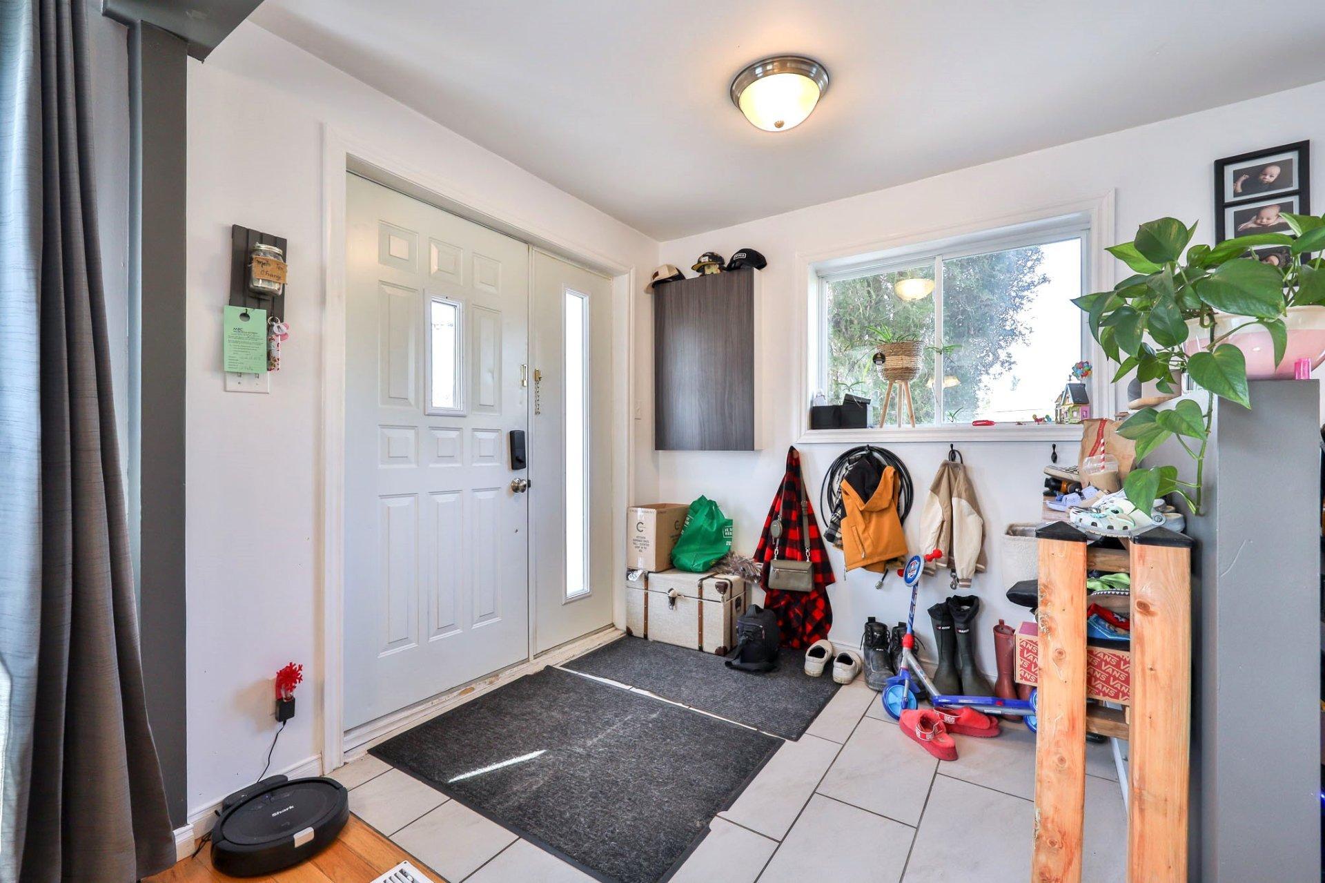 









258


Rue McDougall

,
Maniwaki,




QC
J9E1V8

