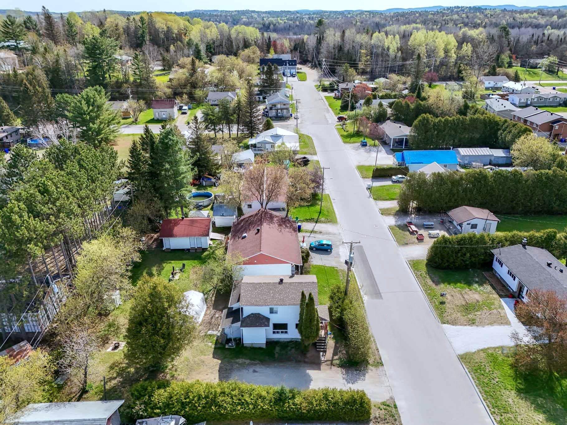 









258


Rue McDougall

,
Maniwaki,




QC
J9E1V8

