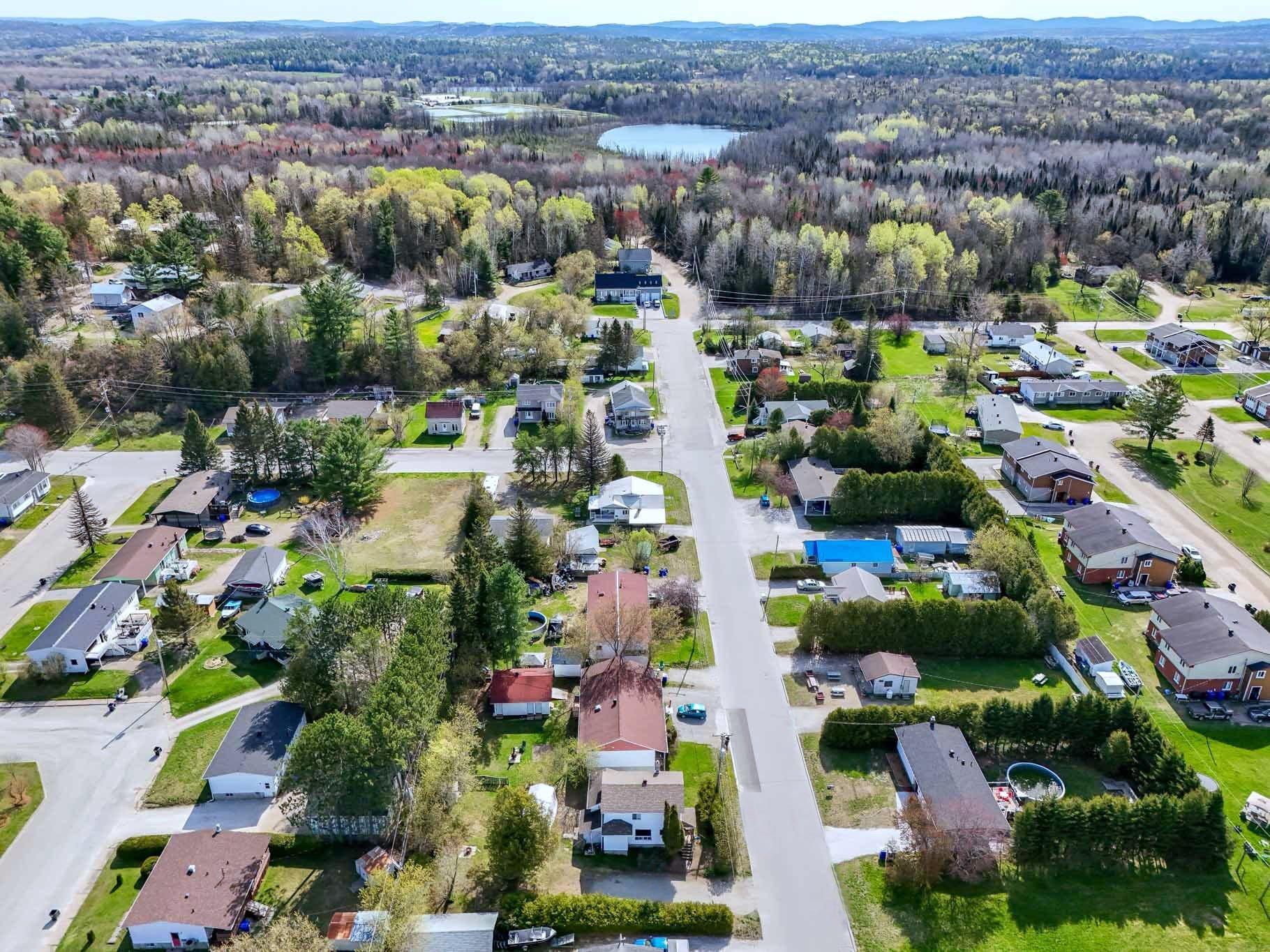 









258


Rue McDougall

,
Maniwaki,




QC
J9E1V8

