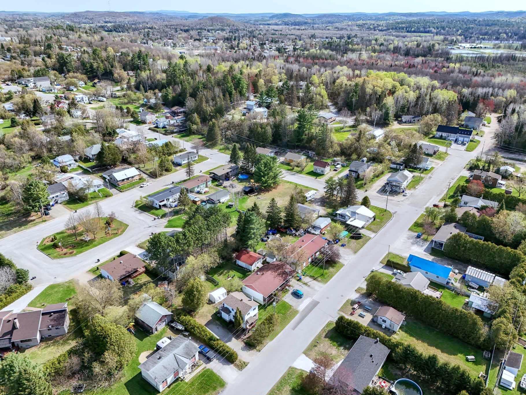 









258


Rue McDougall

,
Maniwaki,




QC
J9E1V8

