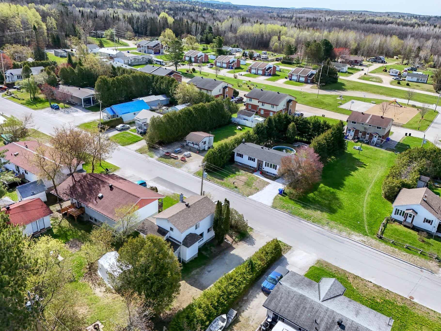 









258


Rue McDougall

,
Maniwaki,




QC
J9E1V8

