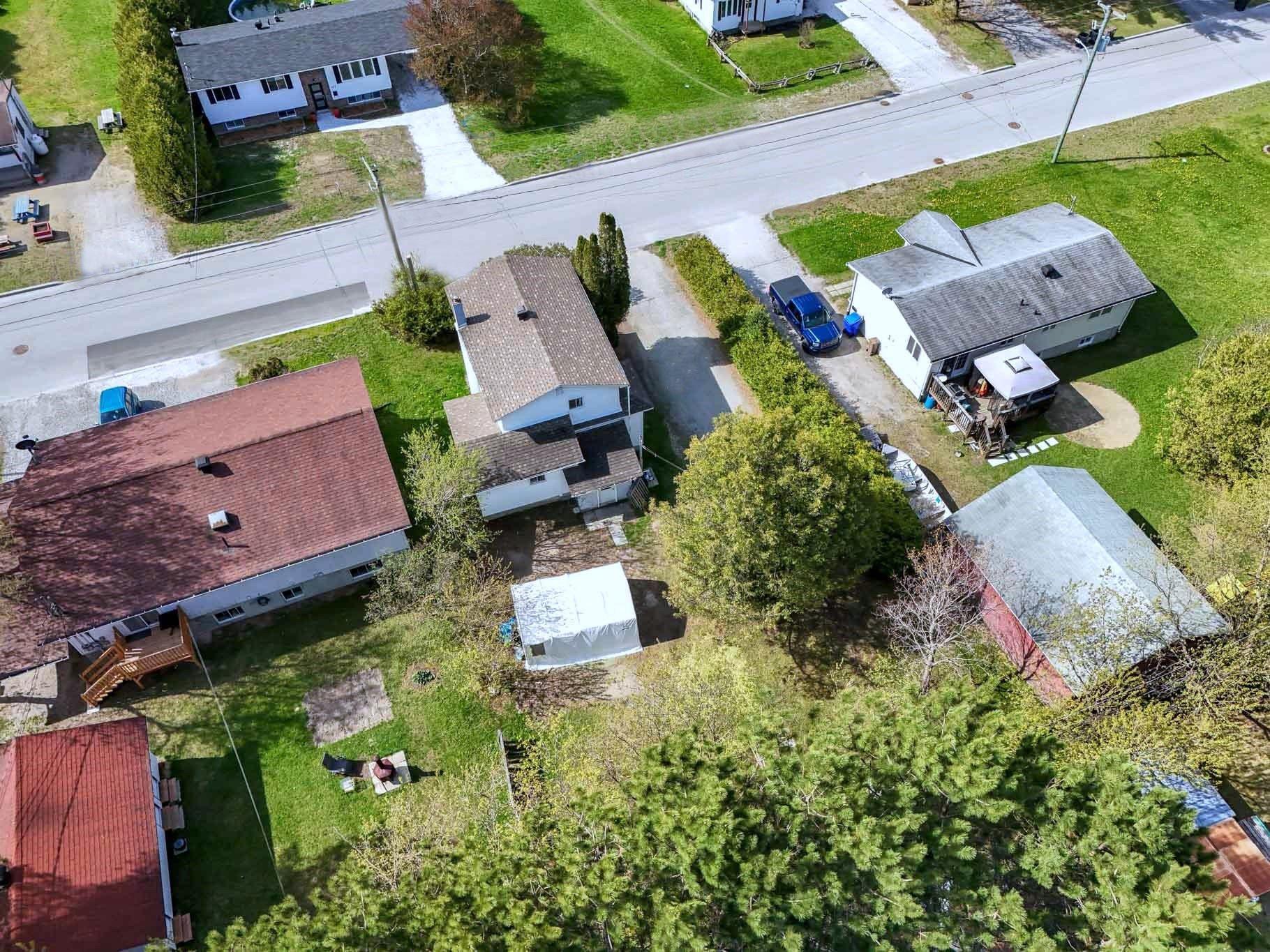 









258


Rue McDougall

,
Maniwaki,




QC
J9E1V8

