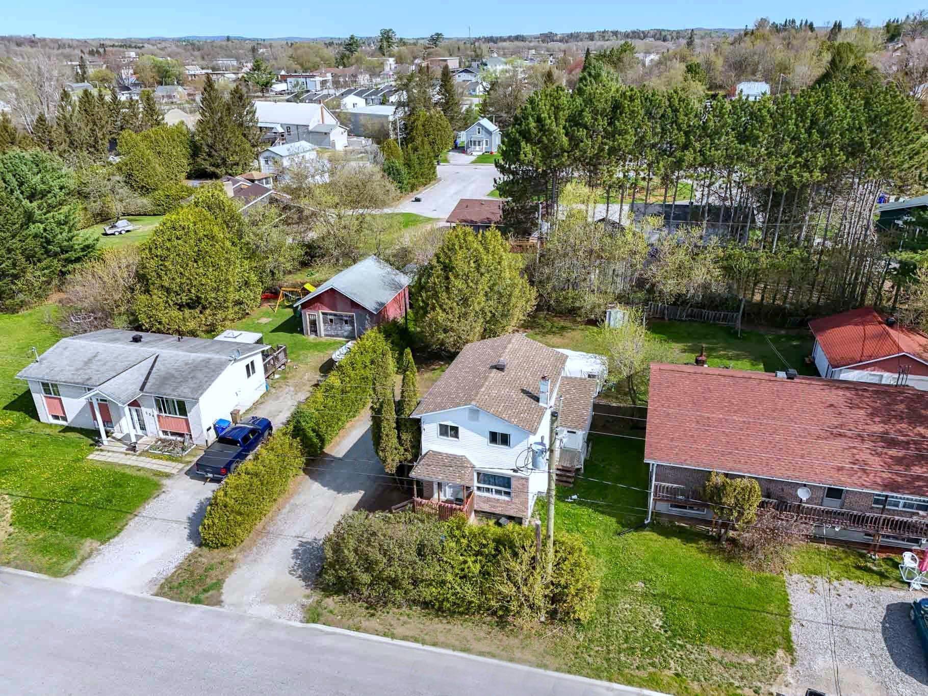 









258


Rue McDougall

,
Maniwaki,




QC
J9E1V8


