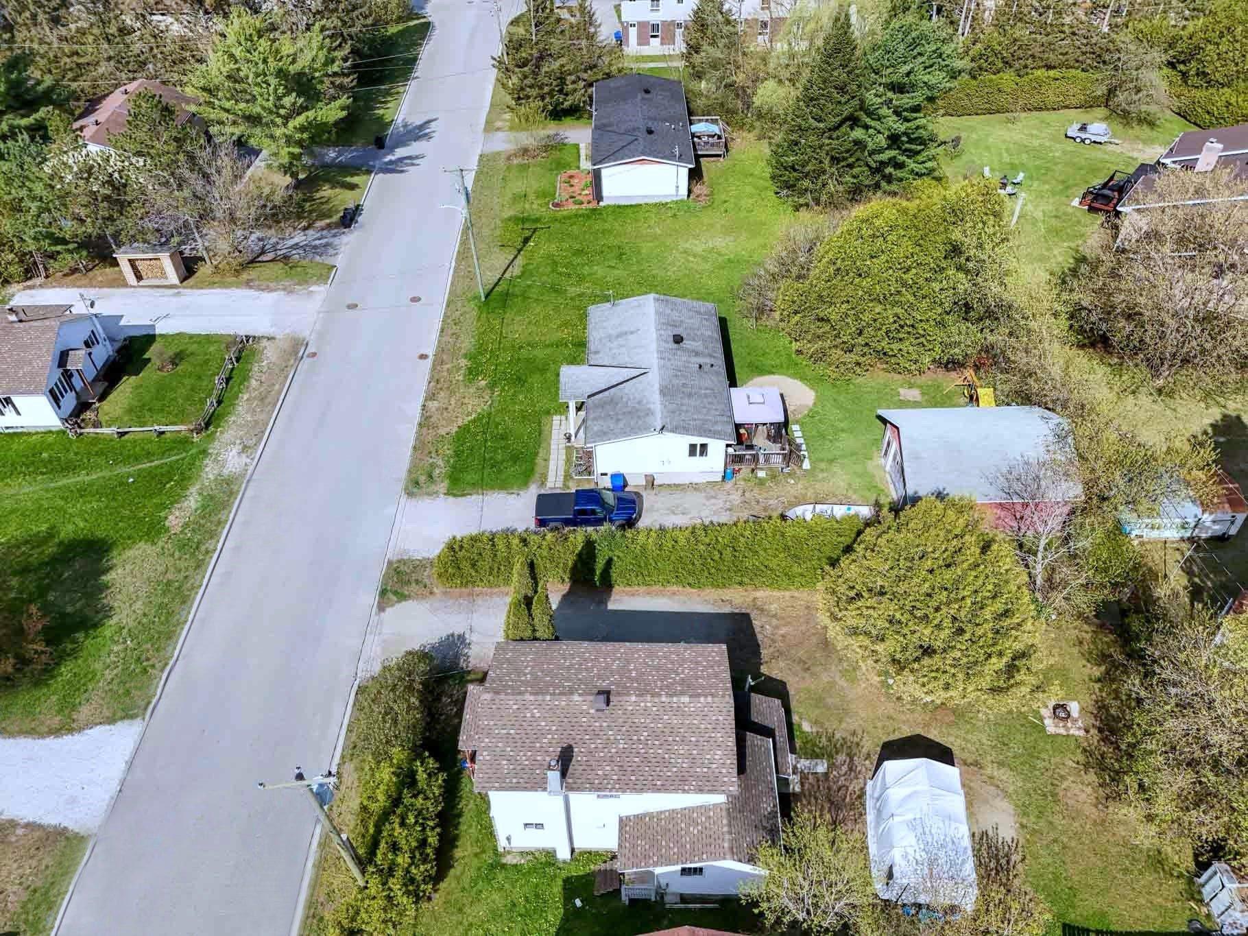 









258


Rue McDougall

,
Maniwaki,




QC
J9E1V8

