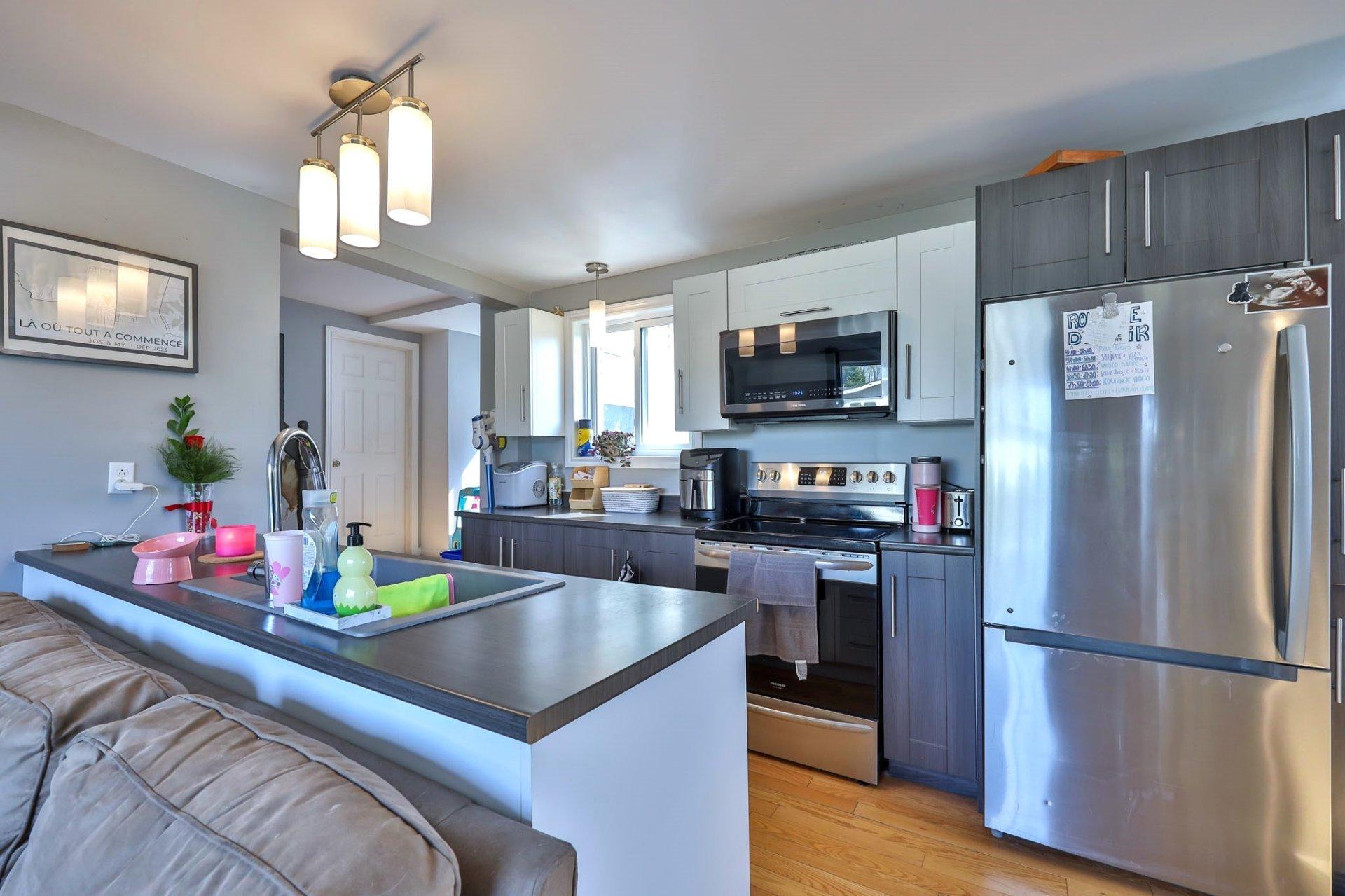 









258


Rue McDougall

,
Maniwaki,




QC
J9E1V8


