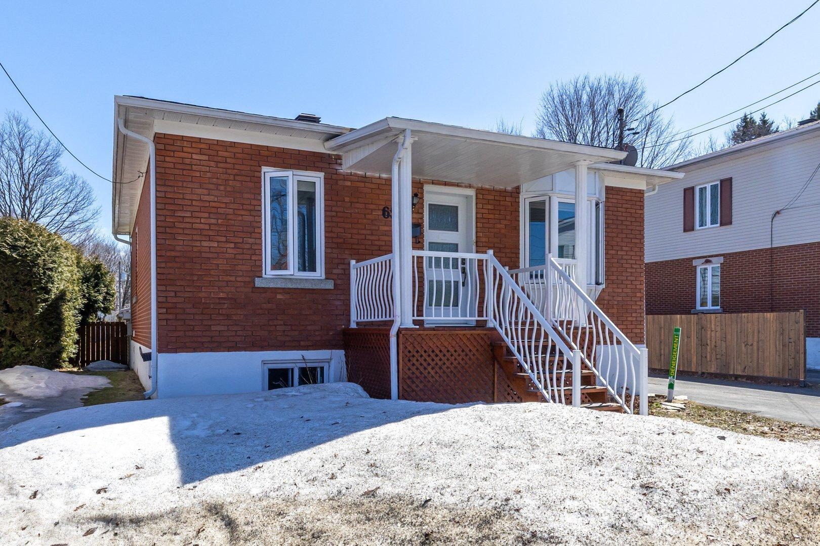 









655


126e Rue

,
Shawinigan,




QC
G9P3X3

