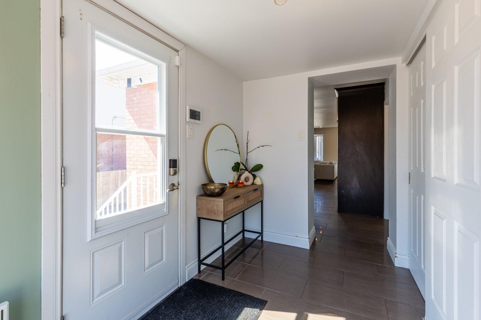 









655


126e Rue

,
Shawinigan,




QC
G9P3X3

