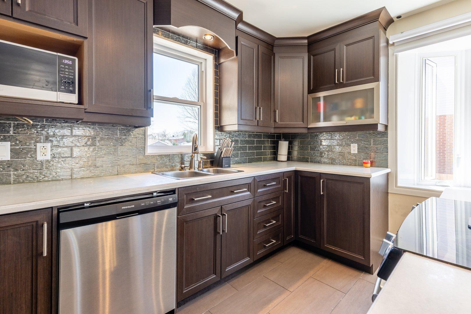 









655


126e Rue

,
Shawinigan,




QC
G9P3X3

