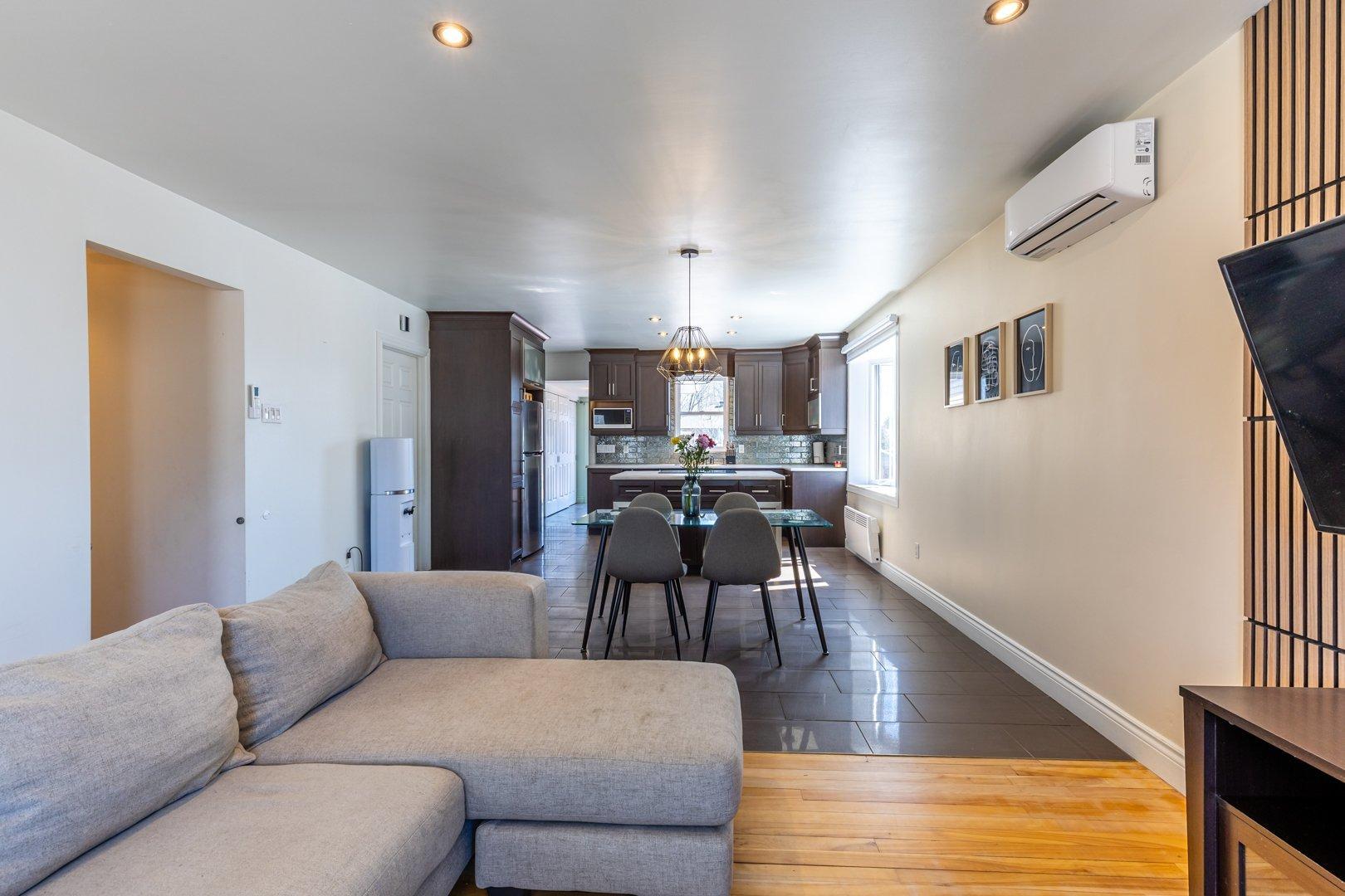









655


126e Rue

,
Shawinigan,




QC
G9P3X3

