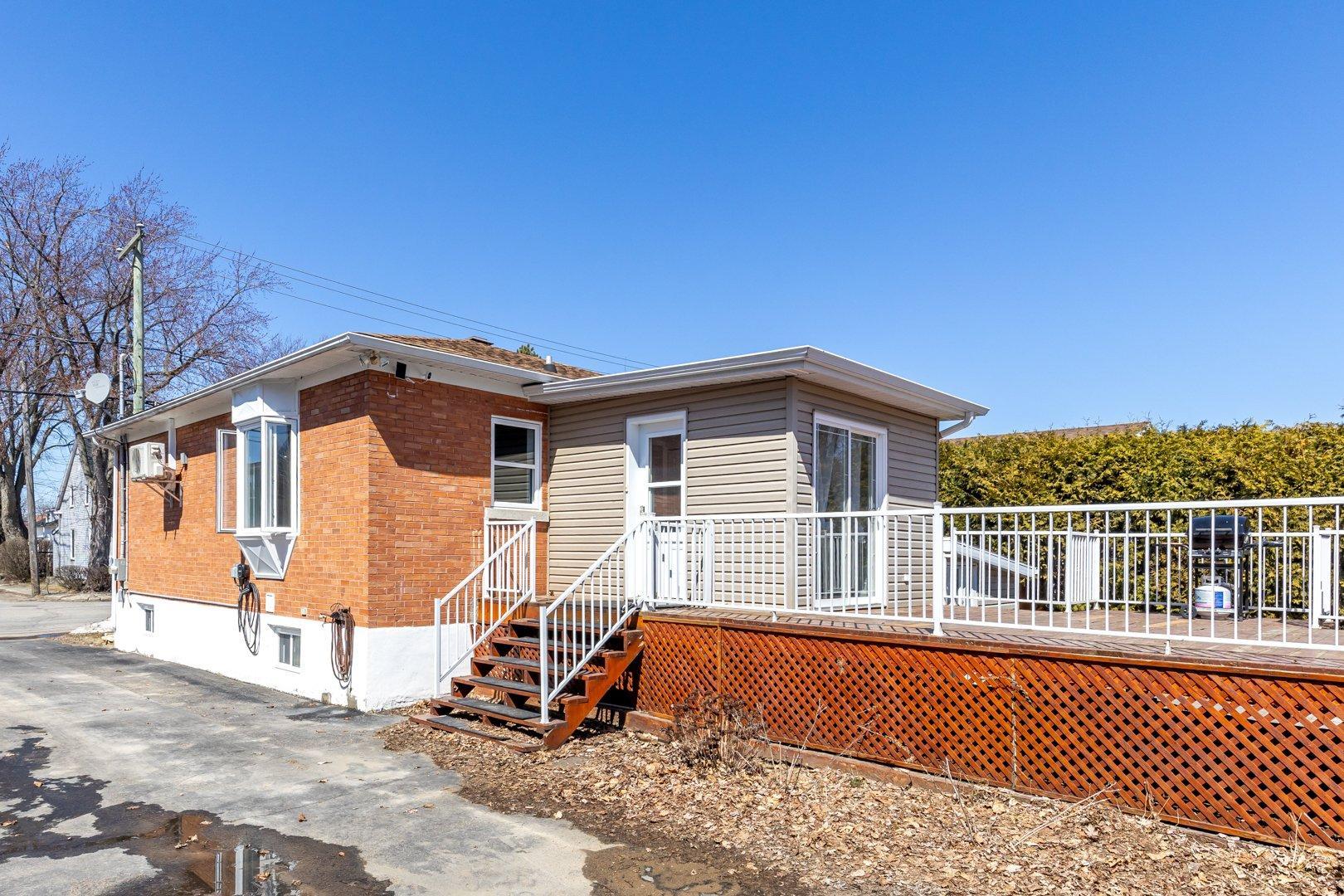 









655


126e Rue

,
Shawinigan,




QC
G9P3X3

