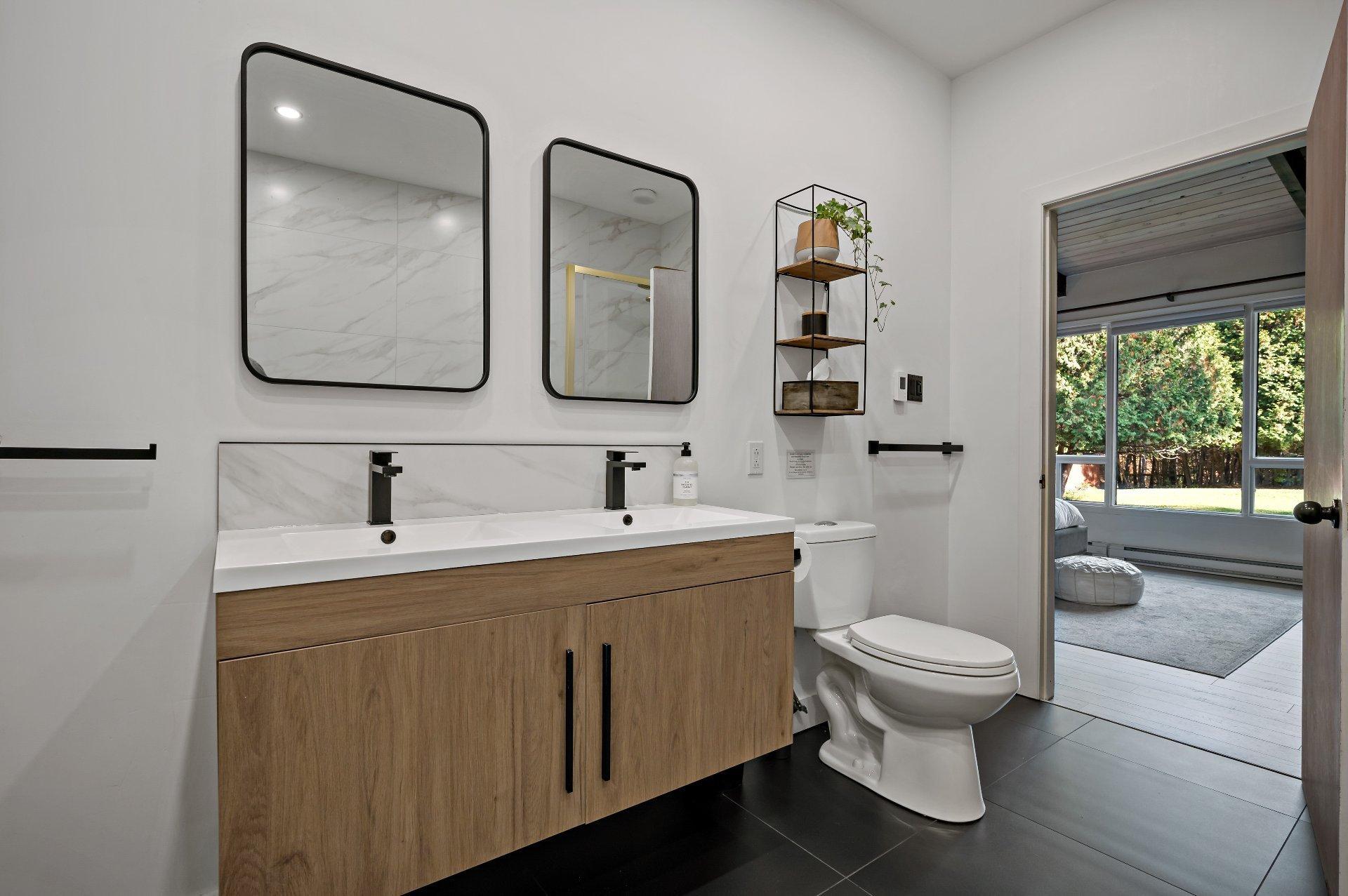 









1470


Rue Labelle

,
Mont-Tremblant,




QC
J8E2N5

