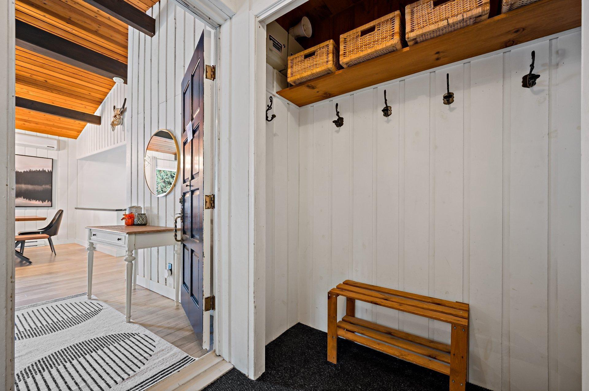 









1470


Rue Labelle

,
Mont-Tremblant,




QC
J8E2N5

