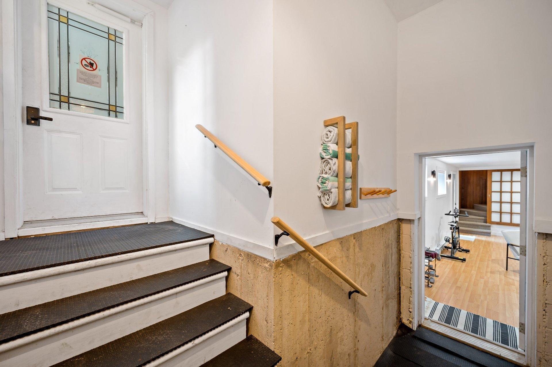 









1470


Rue Labelle

,
Mont-Tremblant,




QC
J8E2N5

