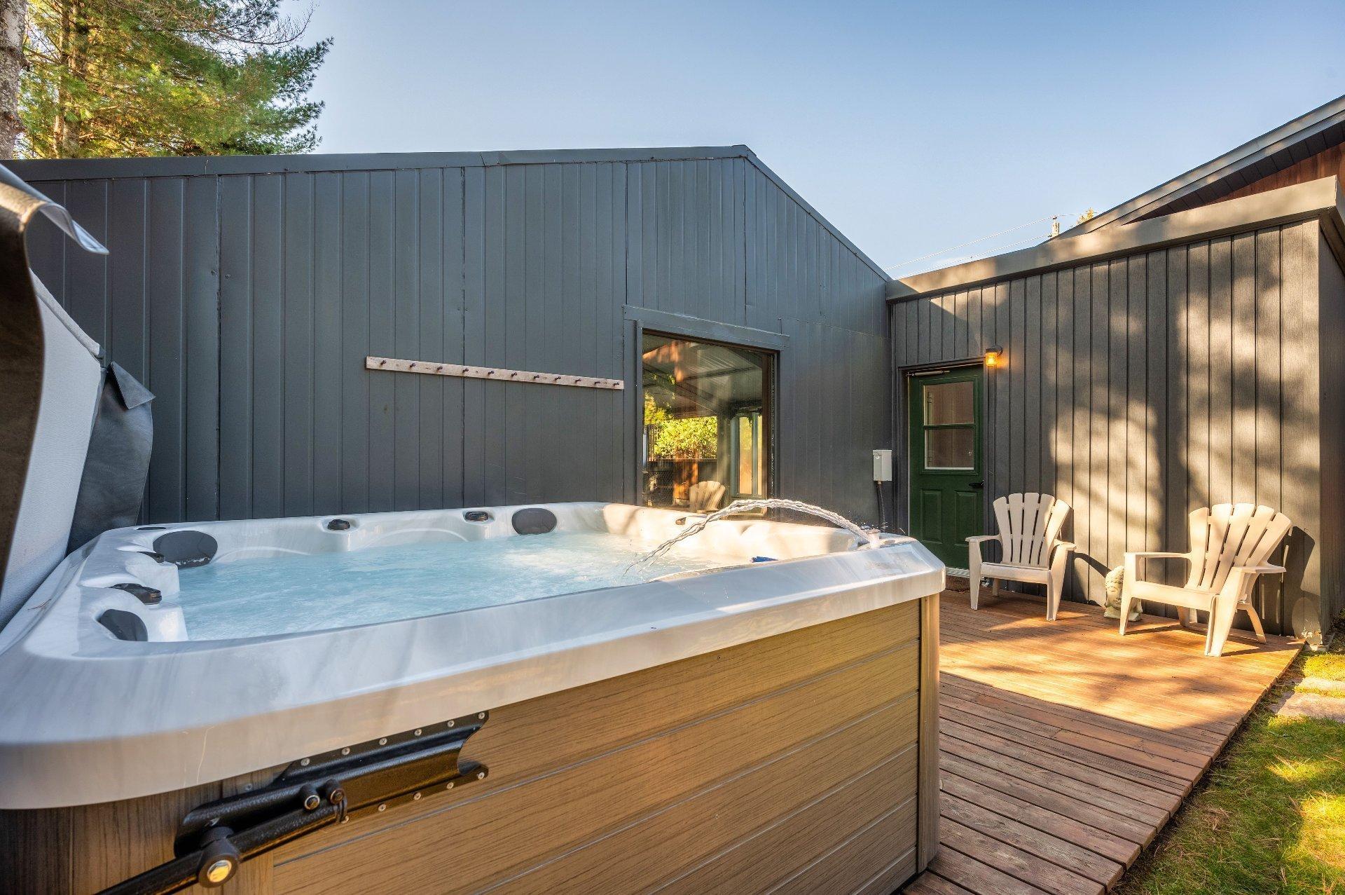 









1470


Rue Labelle

,
Mont-Tremblant,




QC
J8E2N5

